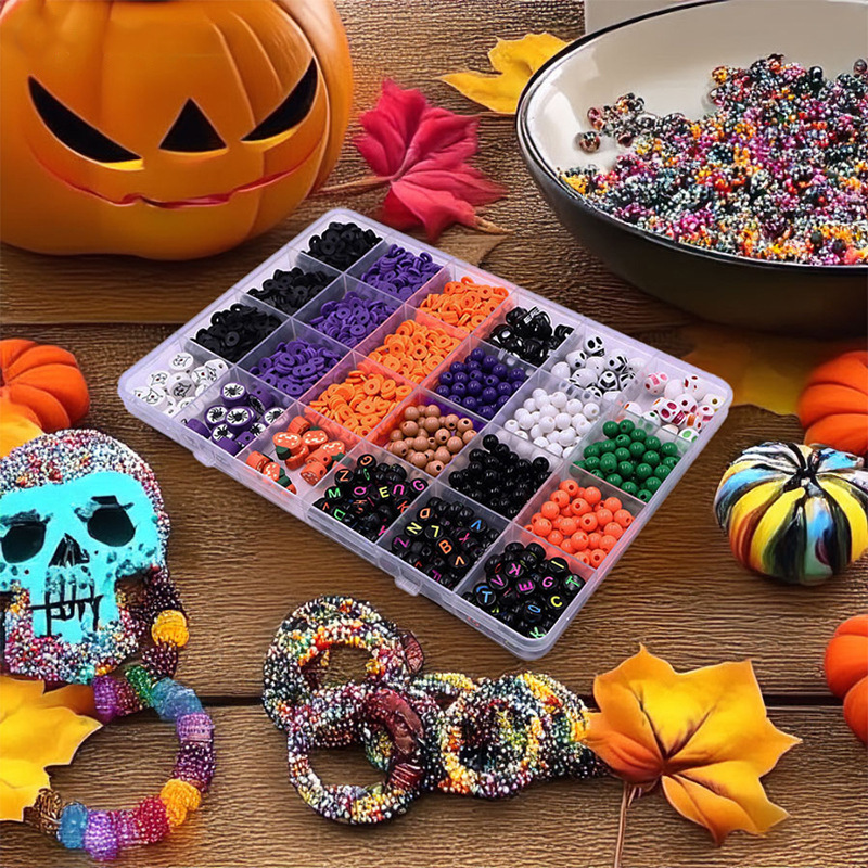 Art Craft Kits - 大人向けハロウィーンジュエリー製作キット。黒、オレンジ、紫のビーズ、アルファベットビーズ、ハロウィーンチャーム付き。DIYアートや工芸に最適。